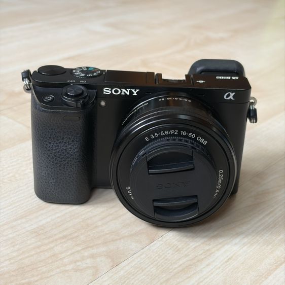 กล้องมิลเลอร์เลส กล้อง Sony A6000 เลนส์ Kit 16-50mm Memory Card 64 GB + Sony 16 GB