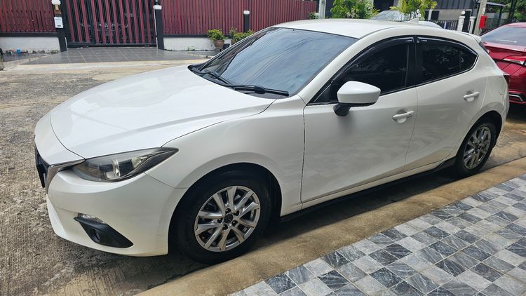 Mazda Mazda3 2016 2.0 S Sports Sedan เบนซิน ไม่ติดแก๊ส เกียร์อัตโนมัติ ขาว รูปที่ 4