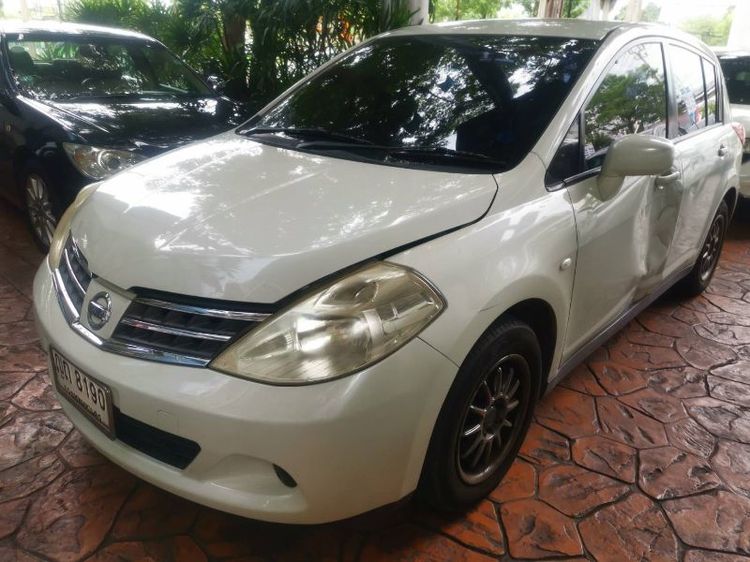 รถ Nissan Tiida 1.6 S สี ขาว