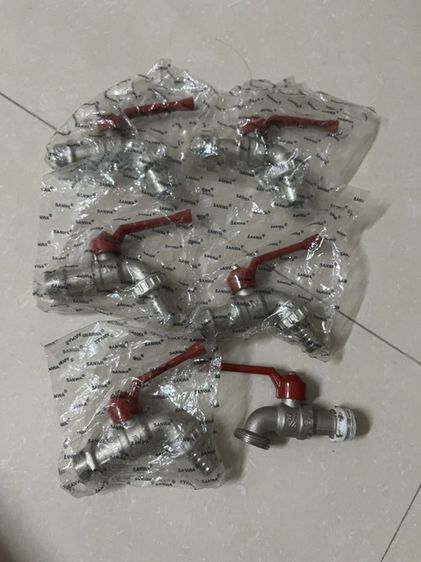 ก๊อกบอลสนาม SANWA (ซันวา) ด้ามแดง 3/4