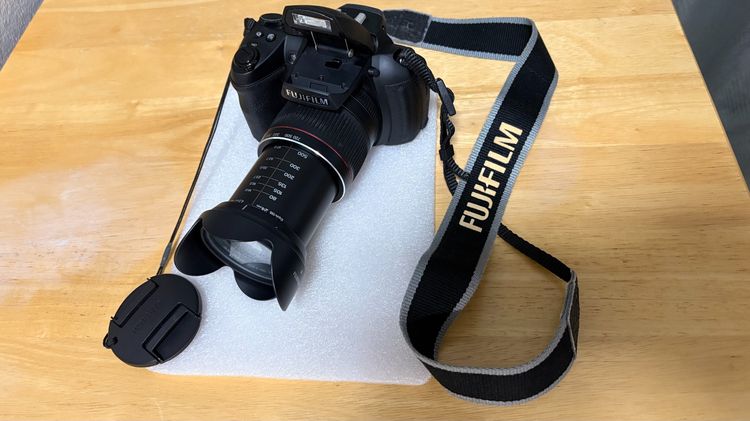 Fujifilm กล้องคอมแพค ไม่กันน้ำ กล้อง Fuji FinePix HS20 EXR ซูมออพติคอล 30 เท่า ครบกล่อง+กระเป๋า 