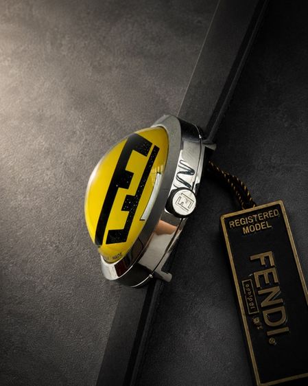 ✨ FENDI Bussola Bubble Vintage ✨รุ่น 8010G • Swiss Made 🇨🇭
