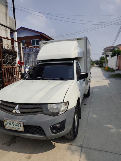รถ Mitsubishi Triton 2.4 GL สี ขาว