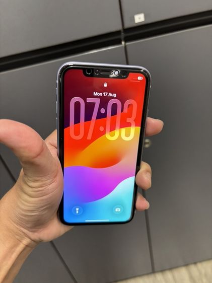 64 GB iPhone 11