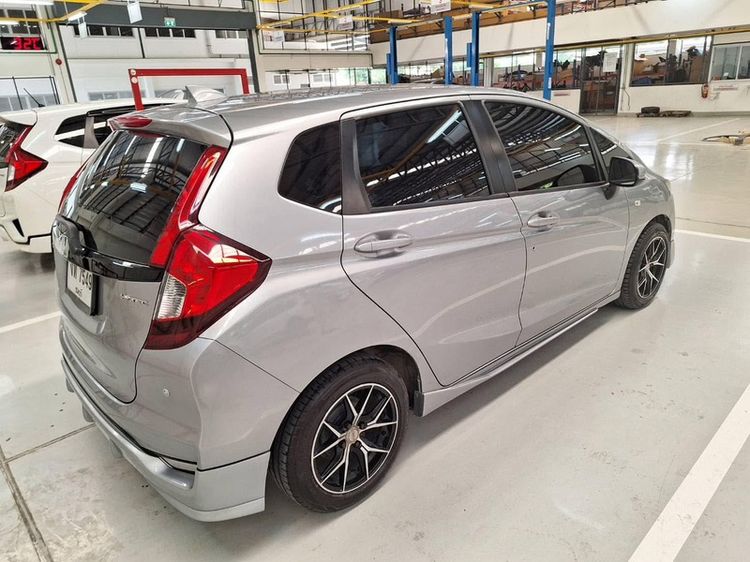 Honda Jazz 2018 1.5 V i-VTEC Sedan เบนซิน เกียร์อัตโนมัติ บรอนซ์เงิน รูปที่ 3