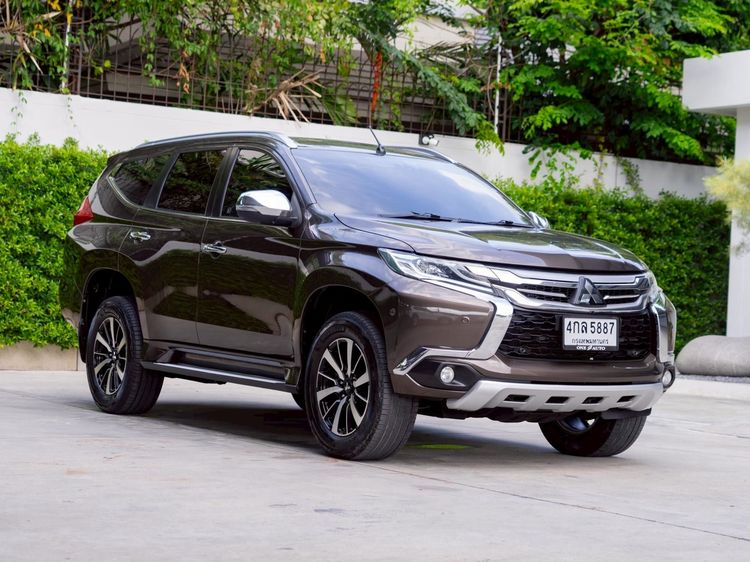 รถ Mitsubishi Pajero Sport 2.4 GT Premium 4WD สี น้ำตาล