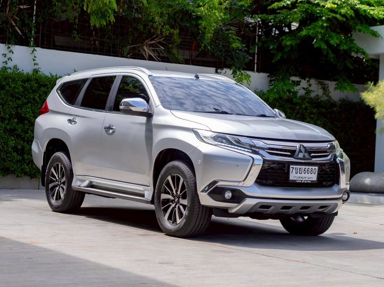 รถ Mitsubishi Pajero Sport 2.4 GT Premium 4WD สี บรอนซ์เงิน