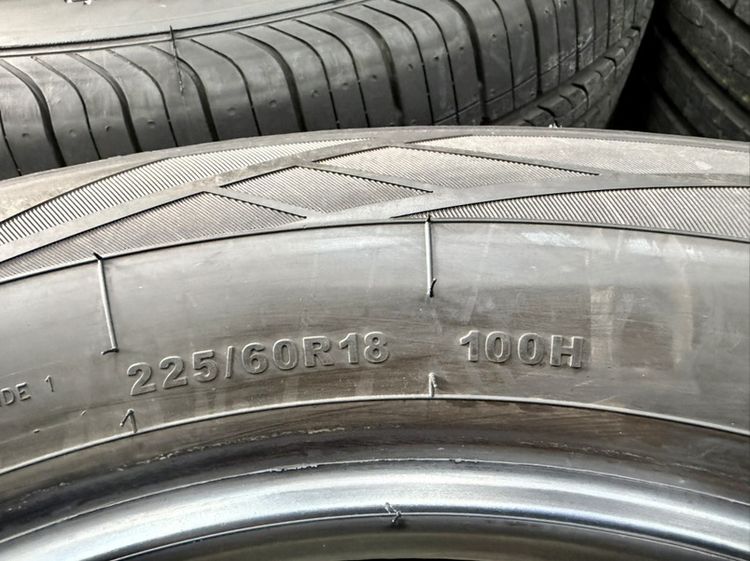 ยางถอดป้ายแดงขอบ 18” ยี่ห้อ GITI ขนาด 225-60R18 ปี 26 สีเส้นตุ่มหน้ายางยังอยู่ครบ รูปที่ 3