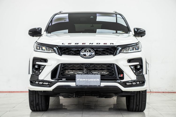 Toyota Fortuner 2021 2.8 Legender Black Top Utility-car ดีเซล ไม่ติดแก๊ส เกียร์อัตโนมัติ ขาว รูปที่ 4