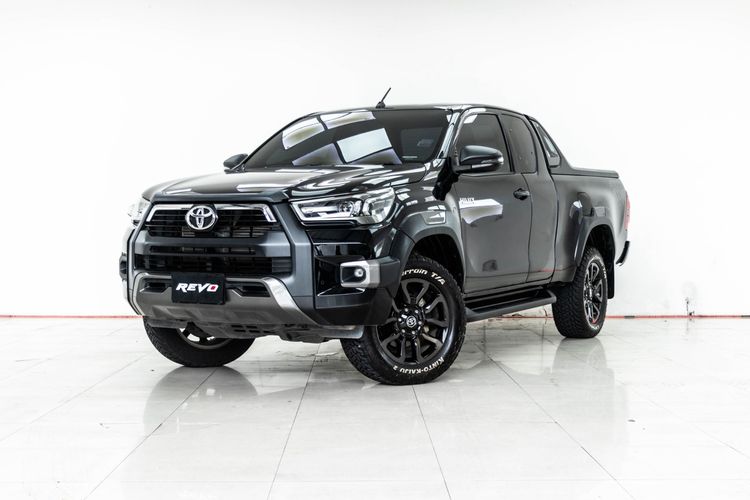 รถ Toyota Hilux Revo Smart Cab Prerunner 2x4 2.4 Rocco สี ดำ
