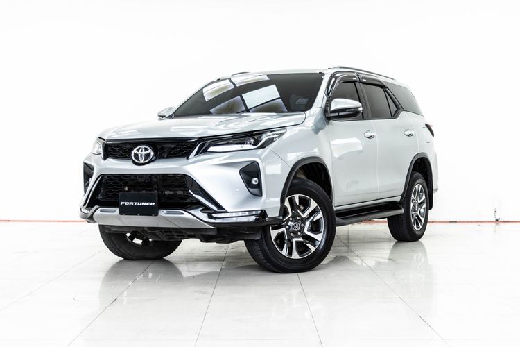 Toyota Fortuner 2023 2.4 Leader G Utility-car ดีเซล ไม่ติดแก๊ส เกียร์อัตโนมัติ เทา