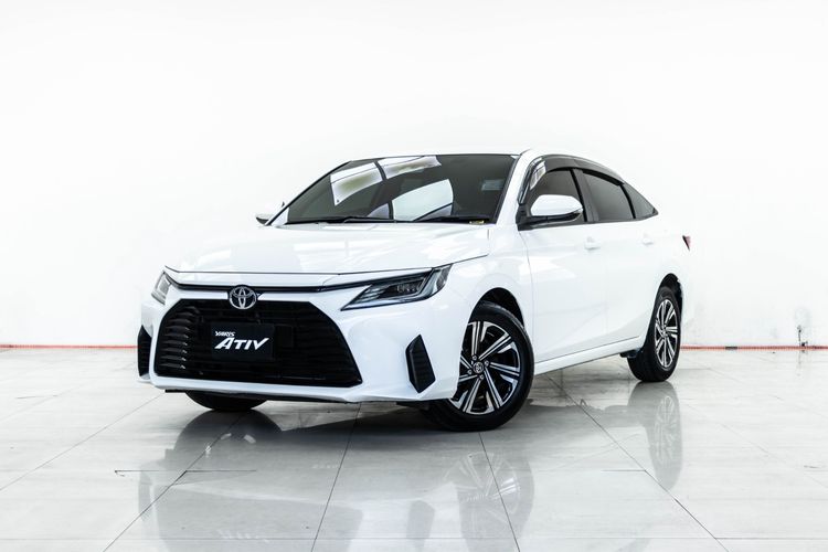 รถ Toyota Yaris ATIV 1.2 Smart สี ขาว