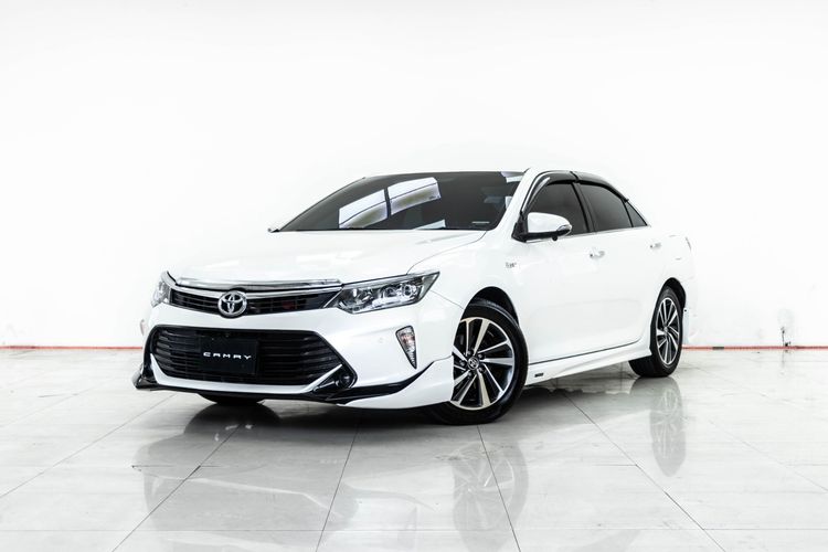รถ Toyota Camry 2.0 G Extremo สี ขาว