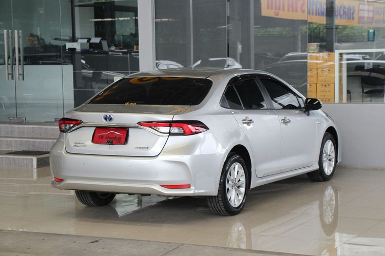 Toyota Altis 2020 1.8 Hybrid Entry Sedan ไฮบริด เกียร์อัตโนมัติ บรอนซ์เงิน รูปที่ 2
