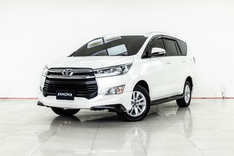 Toyota Innova 2017 2.8 Crysta G Utility-car ดีเซล ไม่ติดแก๊ส เกียร์อัตโนมัติ ขาว