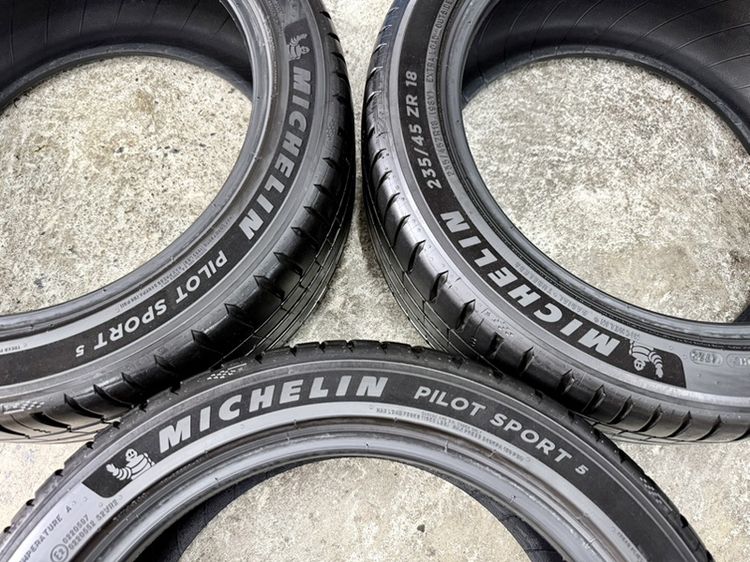 ยางขอบ 18” ยี่ห้อ MICHELIN รุ่น PILOT SPORT 5 ขนาด 235-45R18 ปลายปี 25 พื้นปี 26 ดอกสวยจัด ไม่มีปะ น้องๆป้ายแดง รับประกัน