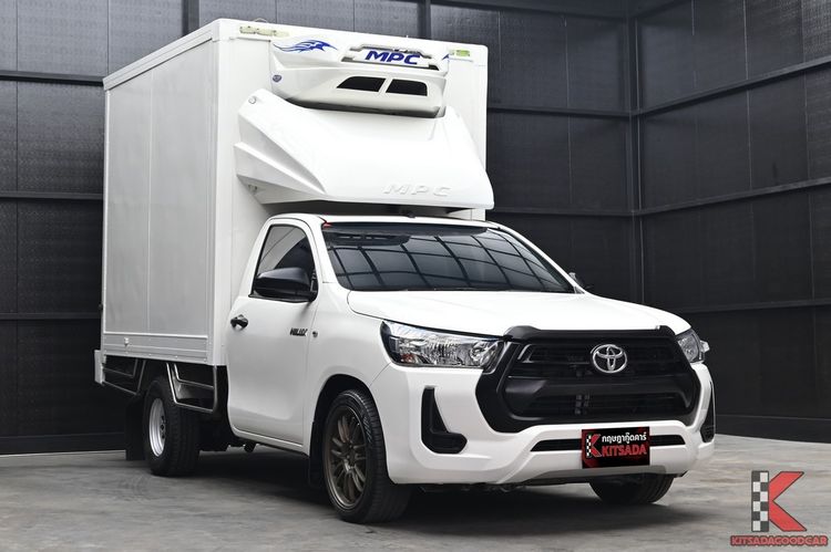 รถ Toyota Hilux Revo 2.4 Entry สี ขาว