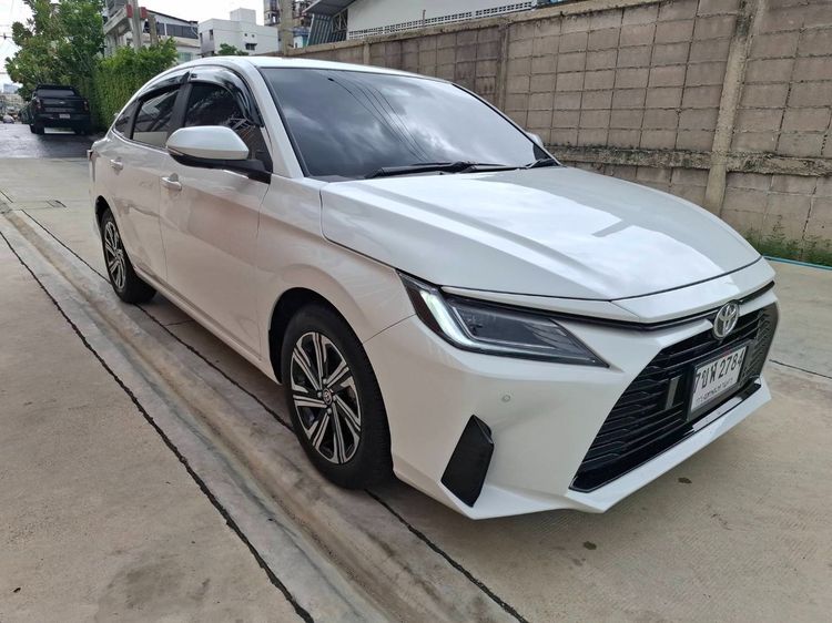Toyota Yaris ATIV 2025 1.2 Premium Sedan เบนซิน เกียร์อัตโนมัติ ขาว รูปที่ 2