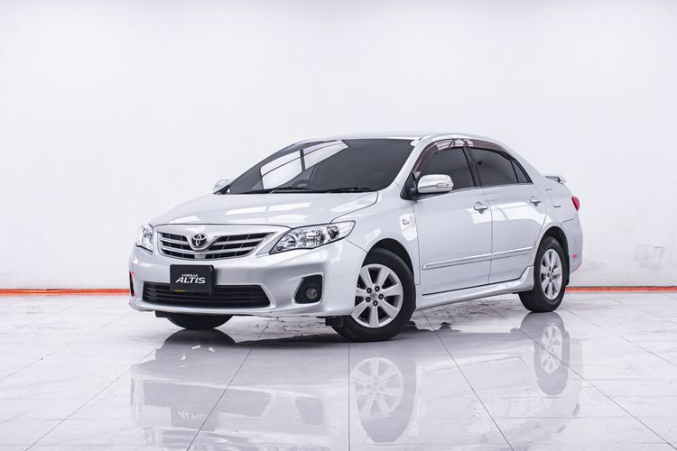 รถ Toyota Altis 1.6 E สี เทา