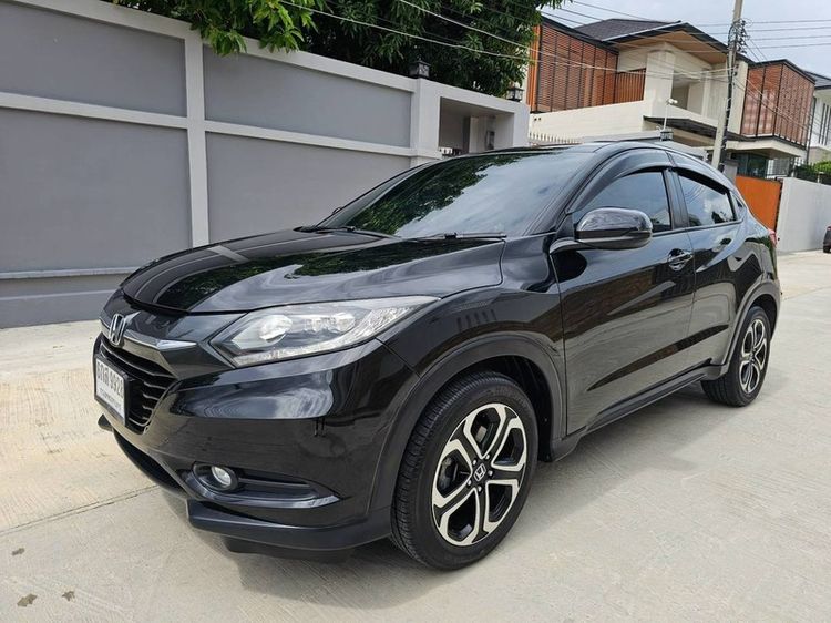 รถ Honda HR-V 1.8 E สี ดำ