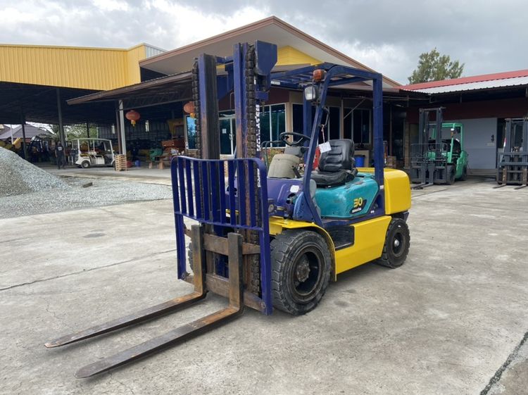 รถฟอร์คลิฟท์ KOMATSU  รุ่น FD30T-14  ยก 3 ตัน เสาสูง 3 เมตร รูปที่ 2