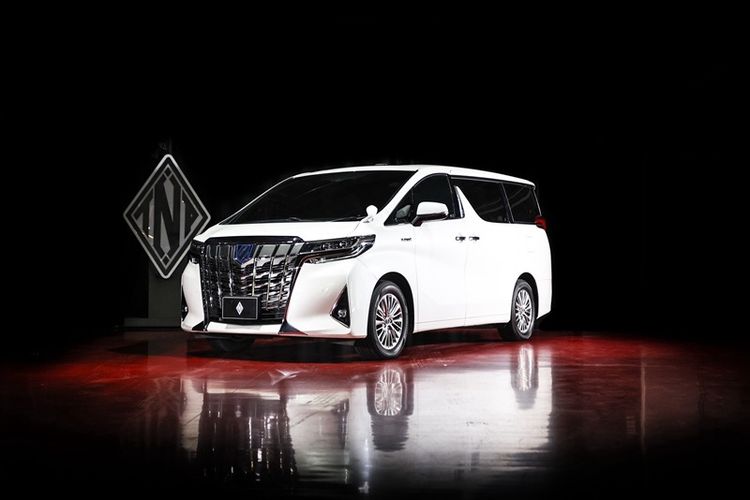 รถ Toyota Alphard 2.5 Hybrid สี ขาว