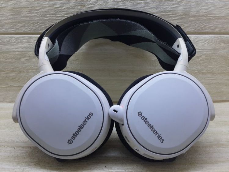 สุดคุ้มขายหูฟังGamingไร้สายตัวท๊อปSteelSeries Arctis 7 ตอนออกใหม่5990บาทสภาพดี ขาย1000เดียว