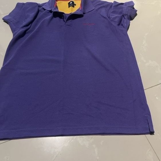เสื้อยืดสีม่วง