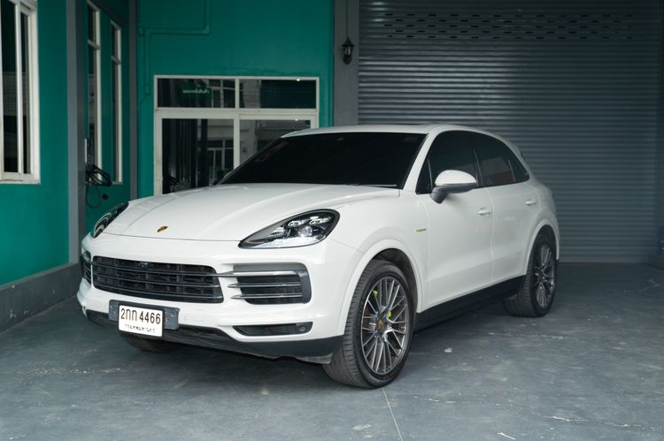 รถ Porsche Cayenne 3.0 E-Hybrid 4WD สี เทา