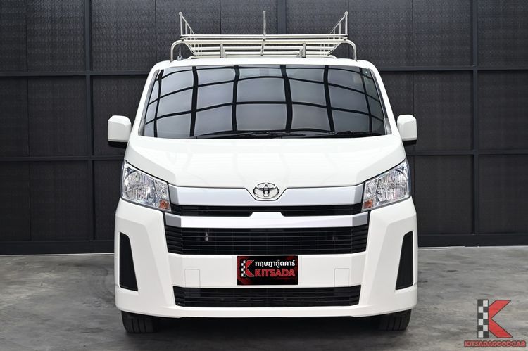 Toyota Hiace 2021 2.8 economy Van ดีเซล ไม่ติดแก๊ส เกียร์ธรรมดา ขาว รูปที่ 2