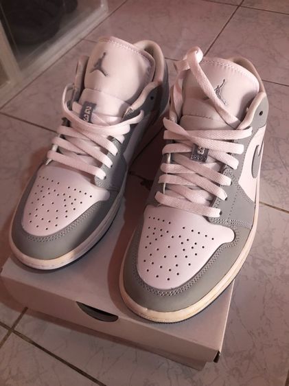 รองเท้า Nike air Jordan low 