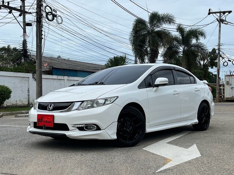 รถ Honda Civic 1.8 Modulo สี ขาว