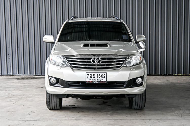 Toyota Fortuner 2015 3.0 V 4WD Utility-car ดีเซล ไม่ติดแก๊ส เกียร์อัตโนมัติ เทา รูปที่ 2