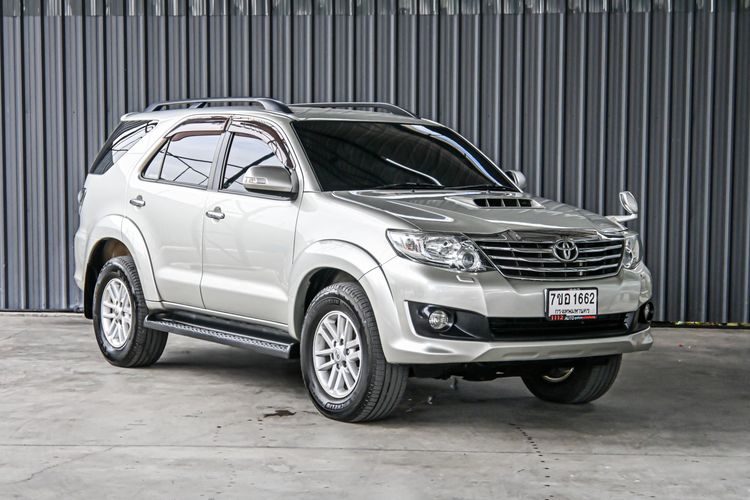 Toyota Fortuner 2015 3.0 V 4WD Utility-car ดีเซล ไม่ติดแก๊ส เกียร์อัตโนมัติ เทา รูปที่ 3