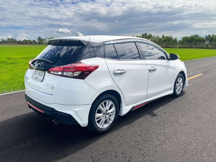 Toyota Yaris 2017 1.2 E Sedan ดีเซล ไม่ติดแก๊ส เกียร์อัตโนมัติ ขาว รูปที่ 2