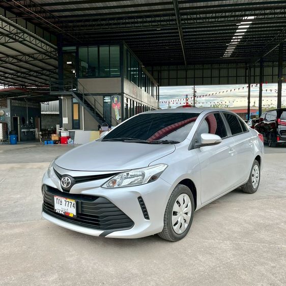 Toyota Vios 2020 1.5 Entry Sedan เบนซิน ไม่ติดแก๊ส เกียร์อัตโนมัติ บรอนซ์เงิน