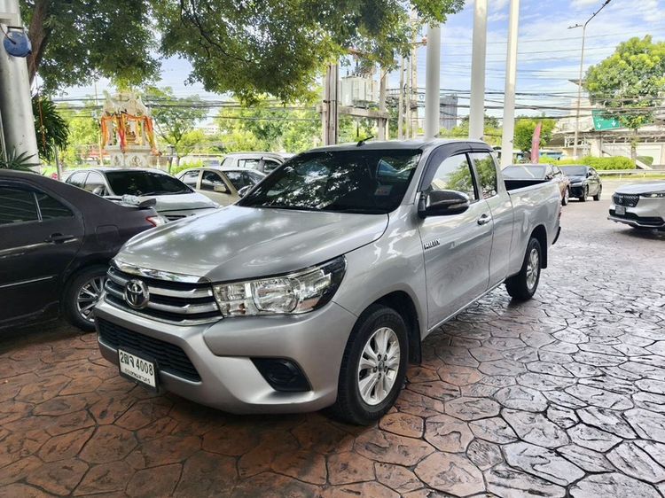 รถ Toyota Hilux Revo 2.4 E สี บรอนซ์เงิน