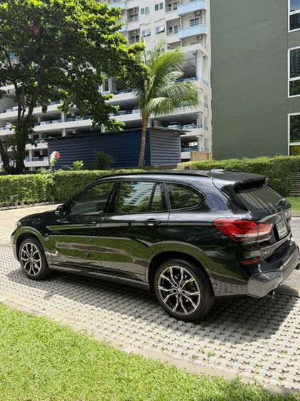 รถ BMW X1 2.0 sDrive20d M Sport สี ดำ