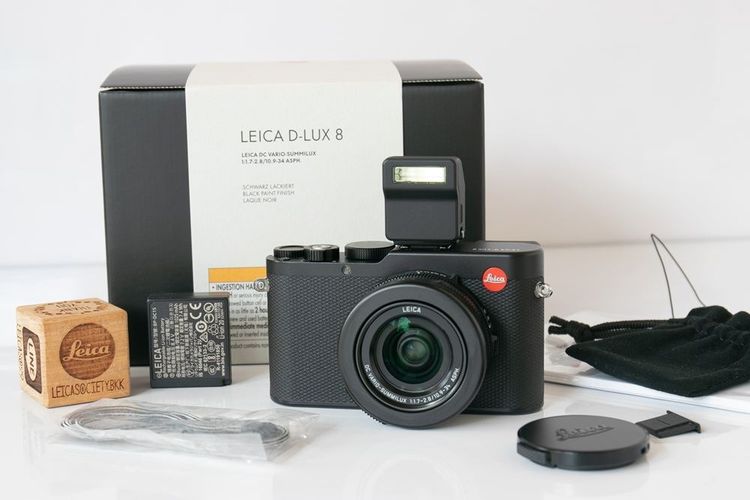 Leica D-Lux8 สภาพสวย มีประกันศูนย์ถึง 09-2026 การใช้งานปกติทุกระบบ อุปกรณ์ครบ