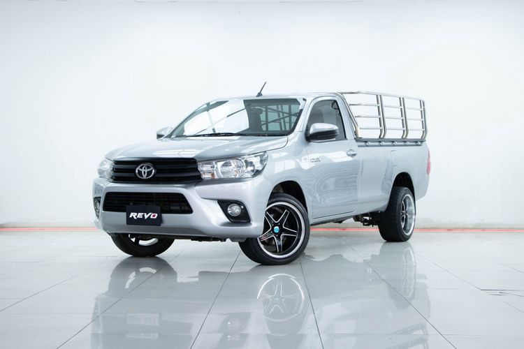รถ Toyota Hilux Revo 2.4 J สี เทา