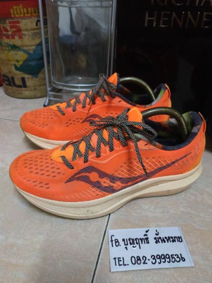 รองเท้า saucony 45/11 สภาพดี ไม่ขาด ขอบไม่หลุด ไม่ล่อน พื้นดี สวยๆ