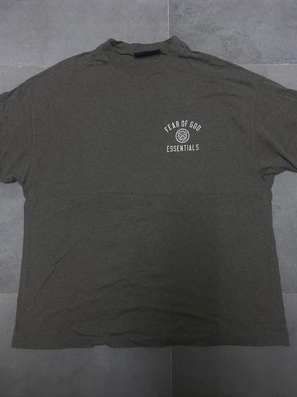 เสื้อessential size s อก 46 ของแท้💯