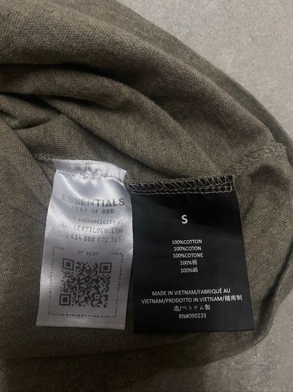 เสื้อessential size s อก 46 ของแท้💯 รูปที่ 3