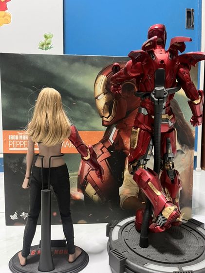 hot toys iron man mk 9 & peper รูปที่ 7