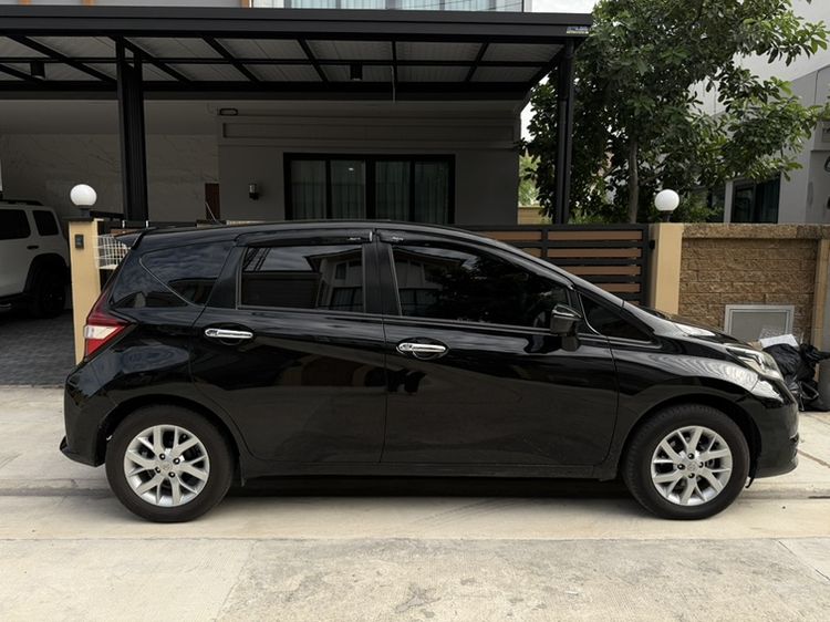 รถ Nissan Note 1.2 E สี ดำ