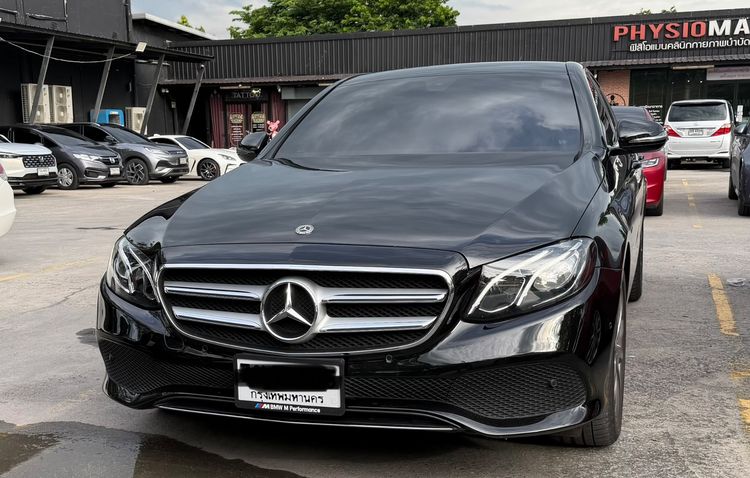 รถ Mercedes-Benz E-Class E350e สี ดำ
