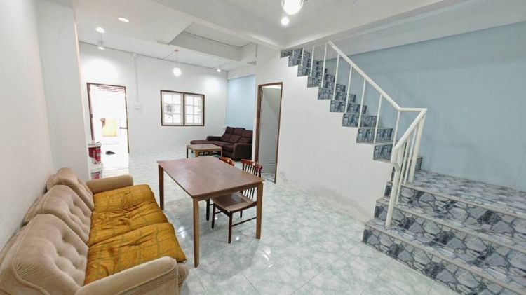 อื่นๆ มีบางส่วน ❤️🏠 บ้าน2ชั้น​ คลอง10 ธัญบุรี​ ผ่อน9900ตรงเจ้าของ​ ฟรีโซฟา​ โต๊ะ​ เก้าอี้​ รูปที่ 3