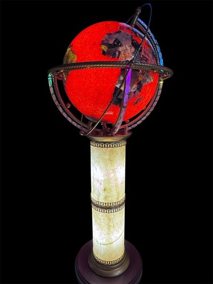 อื่นๆ Brick orange world globe with semi-precious gemstones on a glossy floor stand ลูกโลกอัญมณีหินสีส้มอิฐ ประดับอัญมณีกึ่งมีค่า หมุนได้ มีไฟ ไฟก้านเปลี่ยนสีได้ตกแต่งด้ว