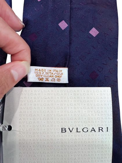 BVLGARI Necktie100% Seta-Silk-Soie Made in Italyเนคไทผ้าไหมสุดหรูจากแบรนด์ บลูการี่ ผลิตในอิตาลี่ ใหม่ป้ายห้อย รูปที่ 5