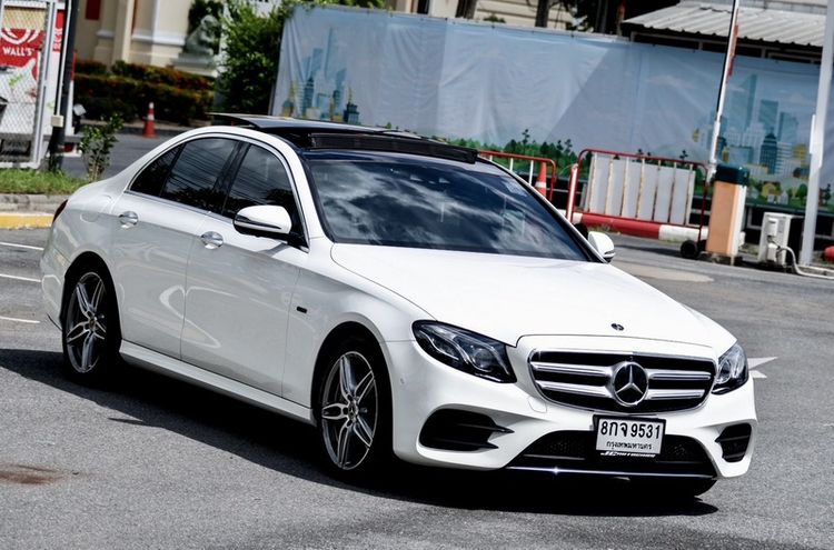 Mercedes-Benz E-Class 2019 E350 AMG Sedan ปลั๊กอินไฮบริด (PHEV) ไม่ติดแก๊ส เกียร์อัตโนมัติ ขาว รูปที่ 3
